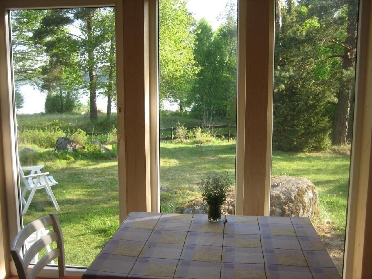 Ferienhaus In Malilla Boote Sauna See Exterior photo